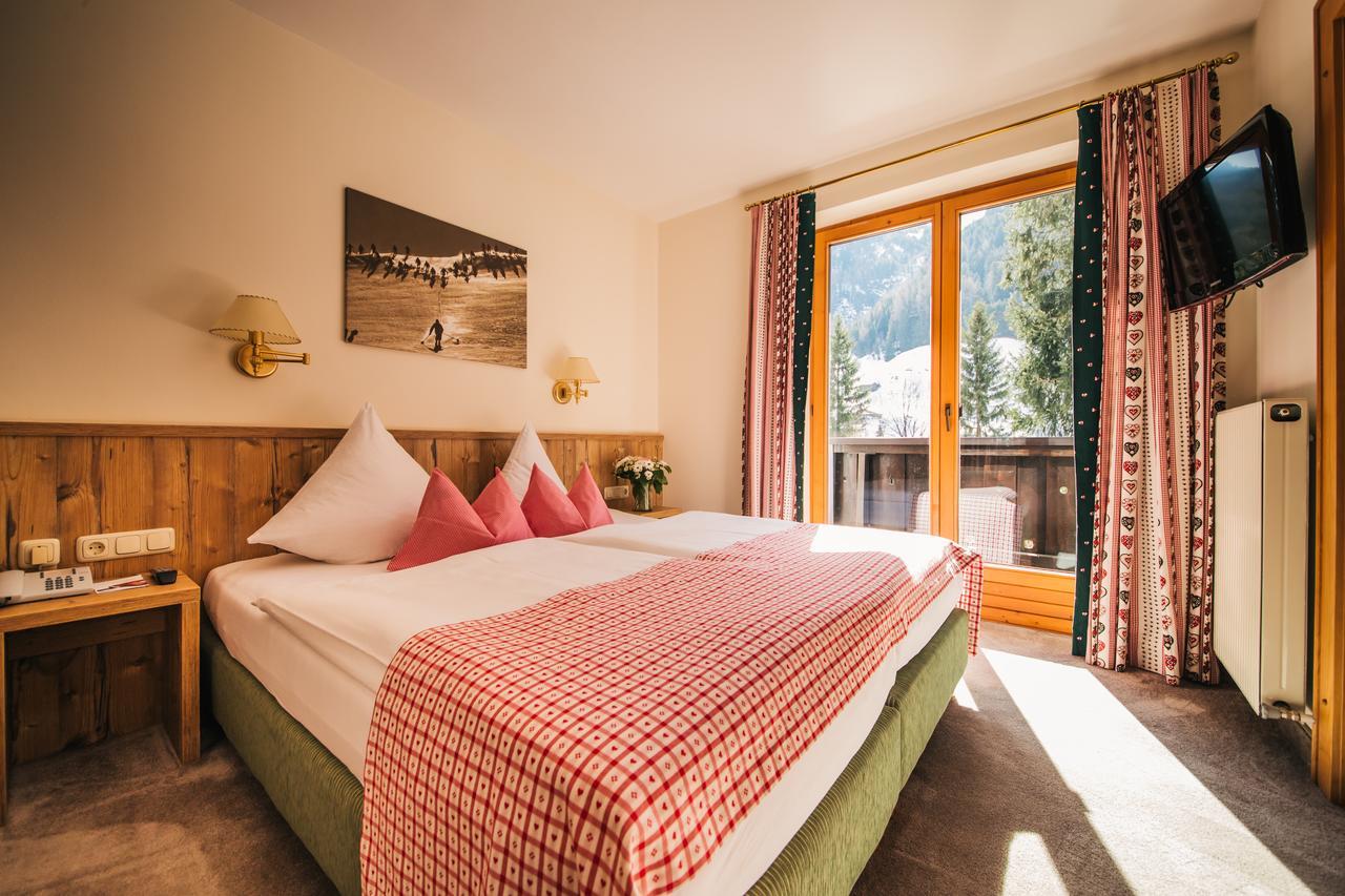 Hotel Dr Otto Murr B&B Sankt Anton am Arlberg Exterior foto